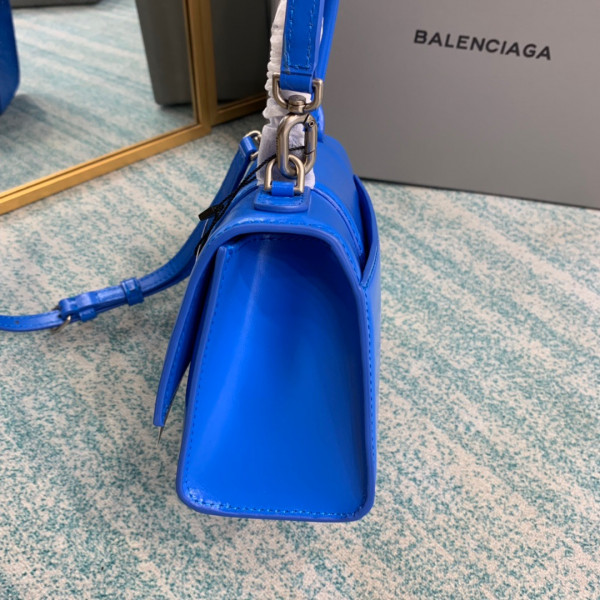 Ba*len*cia*ga hourglass