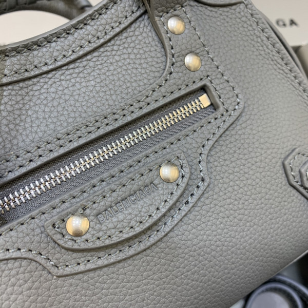 Ba*len*cia*ga neo classic mini top handle bag