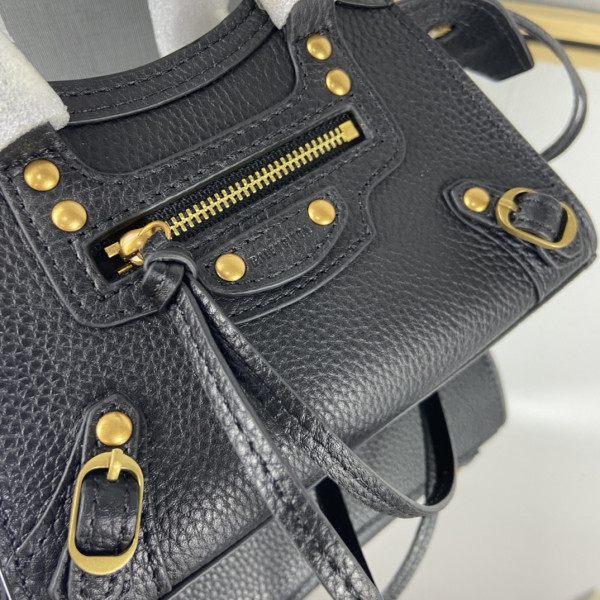 Ba*len*cia*ga neo classic nano top handle bag