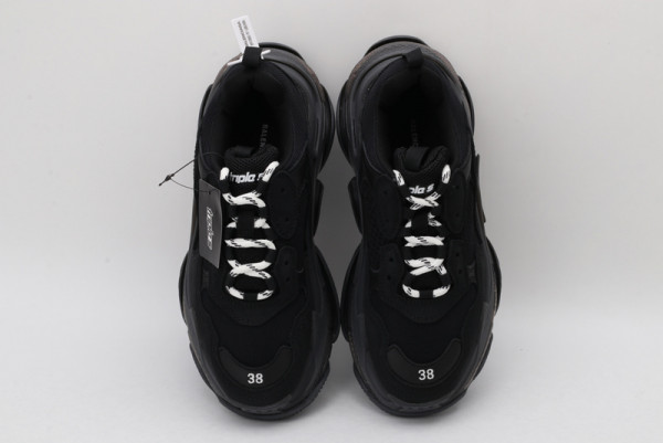 Ba*len*cia*ga triple s
