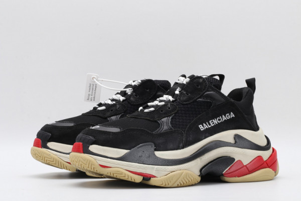 Ba*len*cia*ga triple s