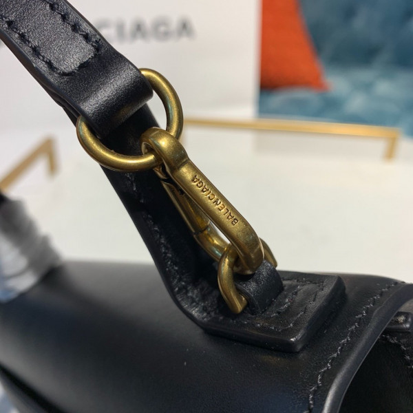 Ba*len*cia*ga sharp xs satchel