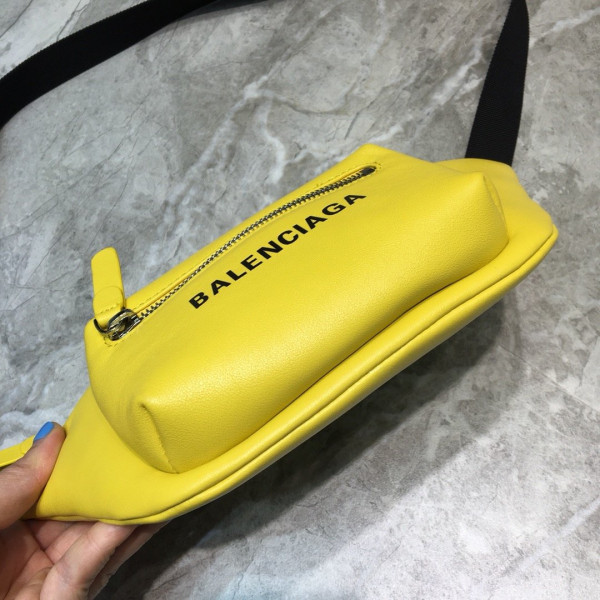 Ba*len*cia*ga everyday beltpack