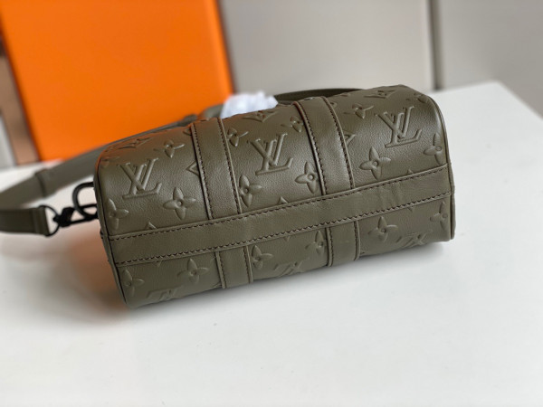 l0*is V*t0n keepall xs