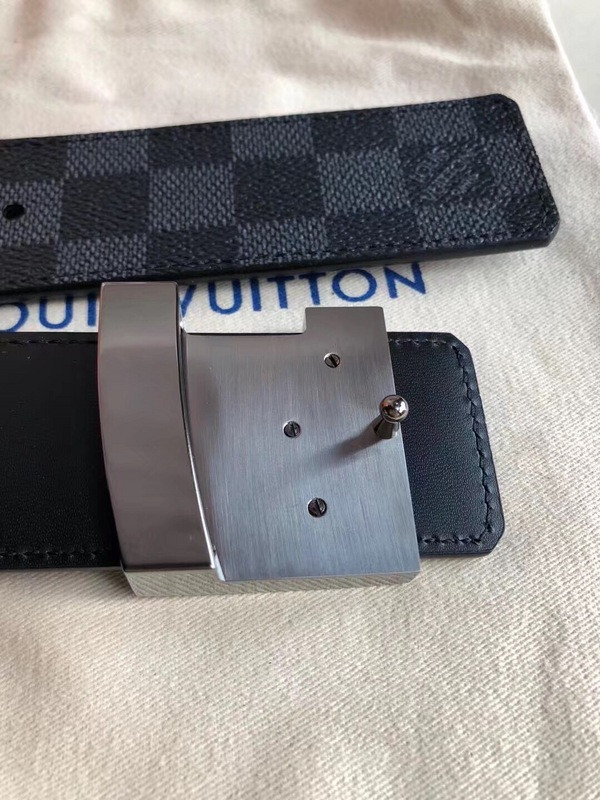 l0*is V*t0n belt