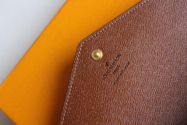 l0*is V*t0n sarah wallet