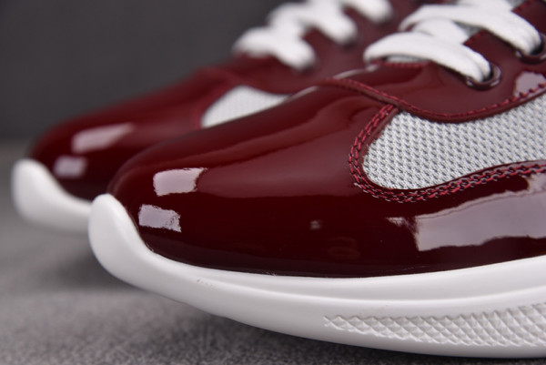 Pra*a sneaker