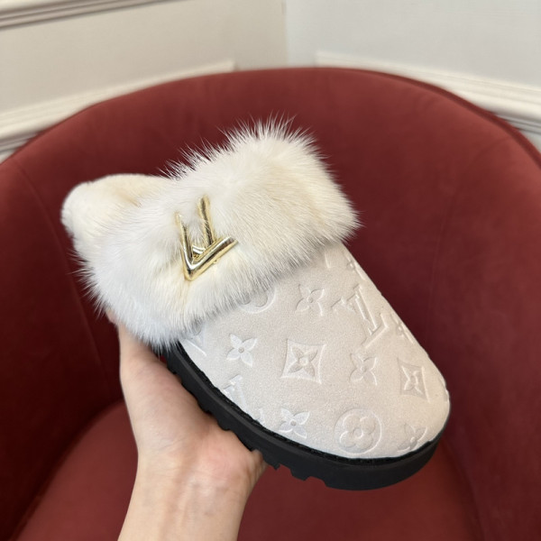 l0*is V*t0n sandals