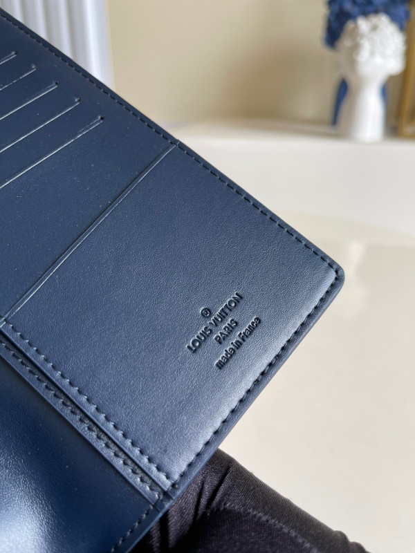 l0*is V*t0n brazza wallet