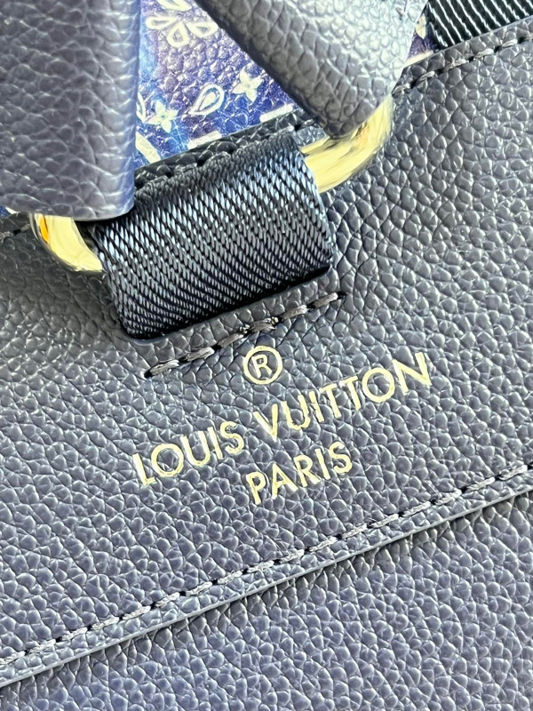 l0*is V*t0n christopher pm
