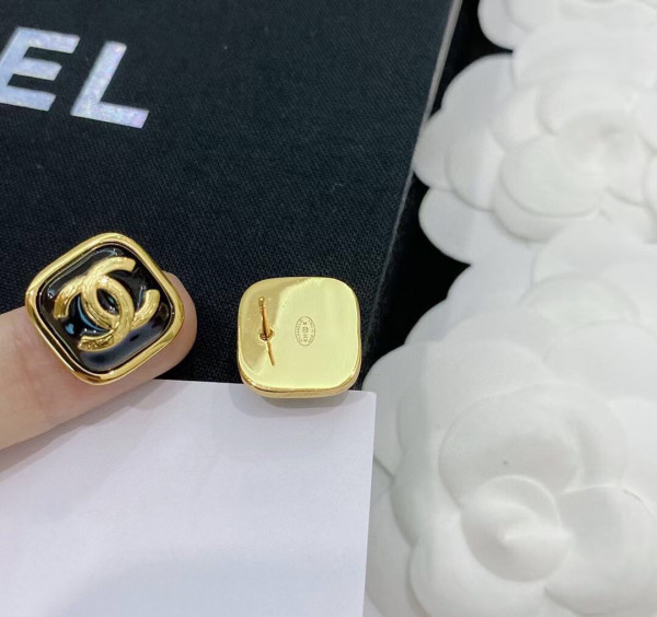 CL EARRINGS