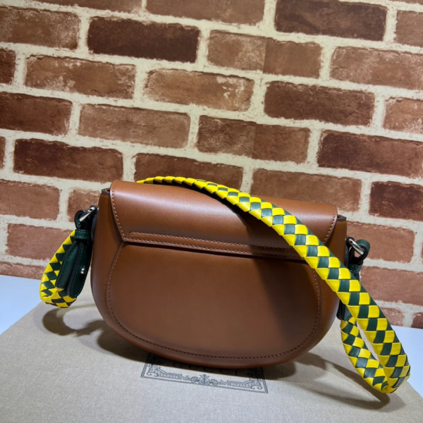 G*u*i small shoulder bag with logo