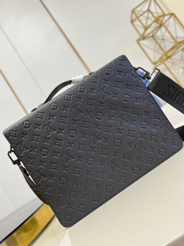 l0*is V*t0n s lock briefcase