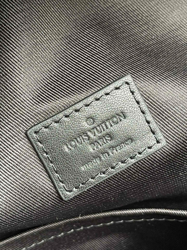 l0*is V*t0n discovery backpack