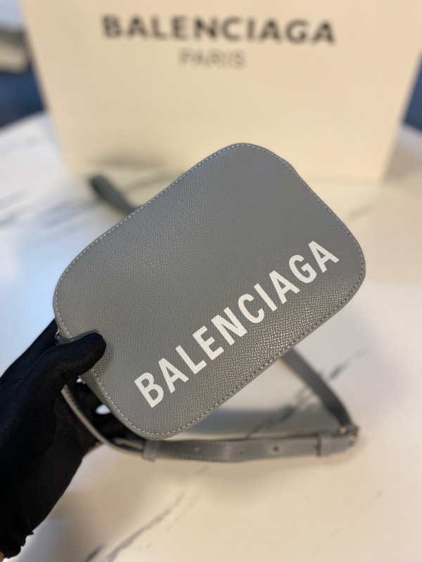 Ba*len*cia*ga everyday camera bag xs