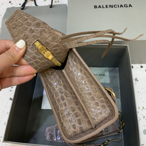Ba*len*cia*ga neo classic mini top handle bag