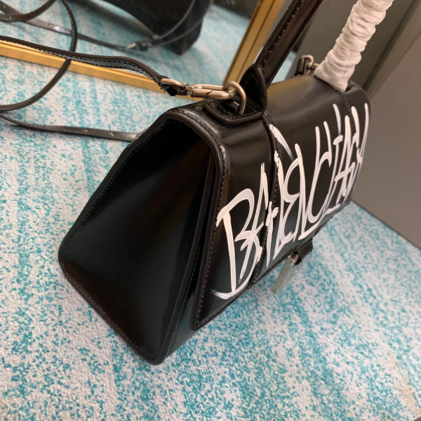Ba*len*cia*ga hourglass