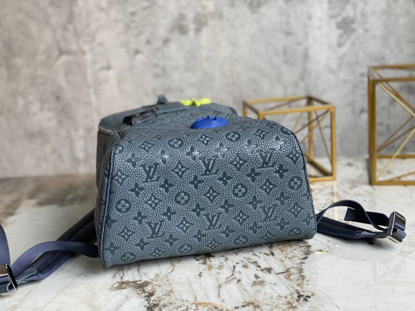 l0*is V*t0n ellipse backpack
