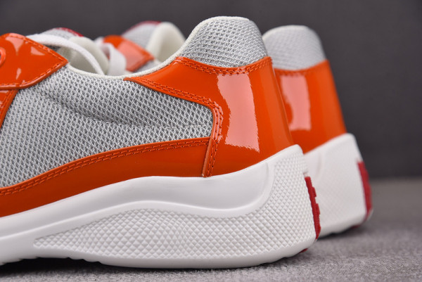 Pra*a sneaker