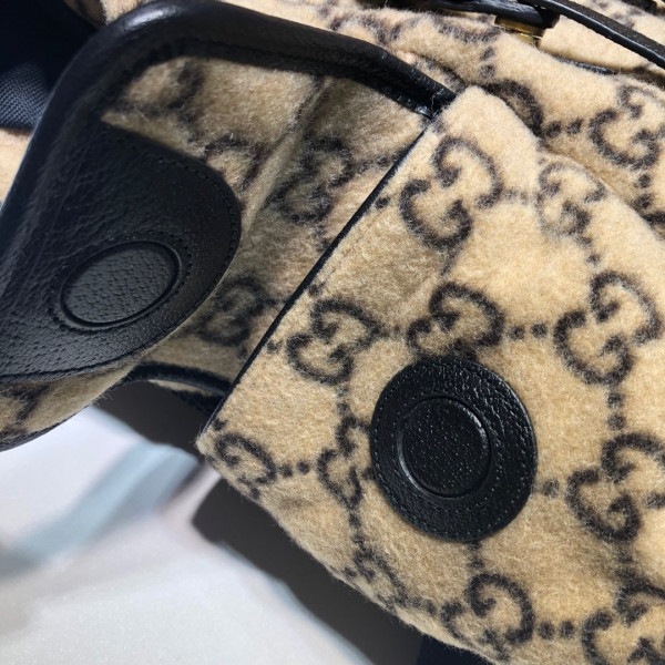 G*u*i backpack