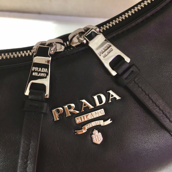 Pra*a hobo bag