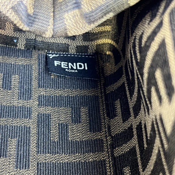 F**di first small-26-18-9.5cm