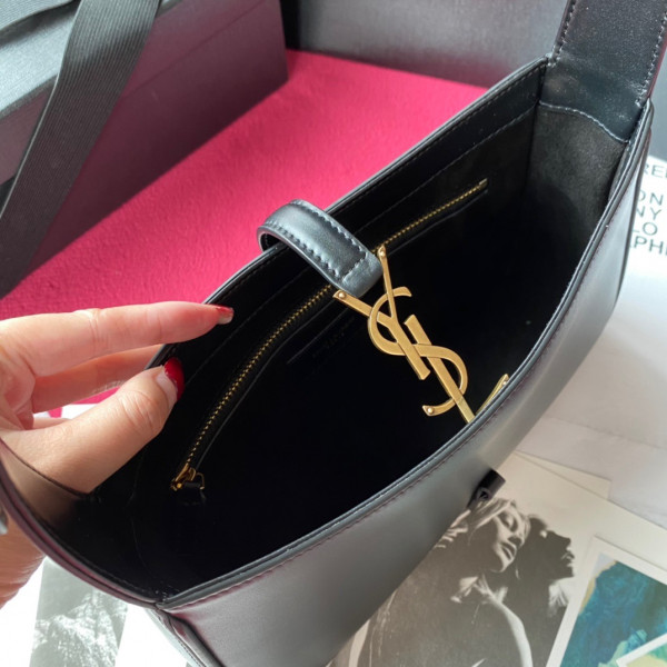 Y*L le 5 À 7 hobo bag