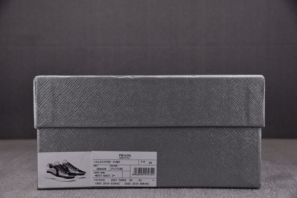 Pra*a sneaker