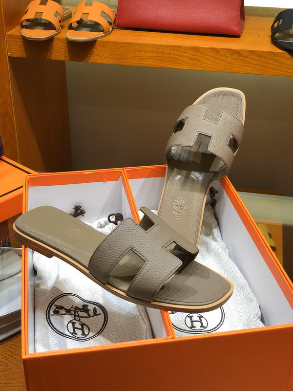 H**mes sandal