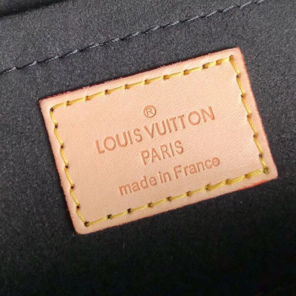 l0*is V*t0n duffle