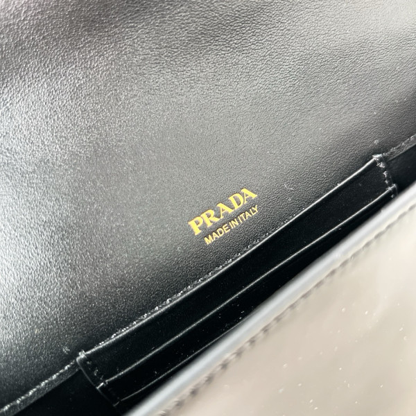 Pra*a patent leather mini-bag-20*11.5cm