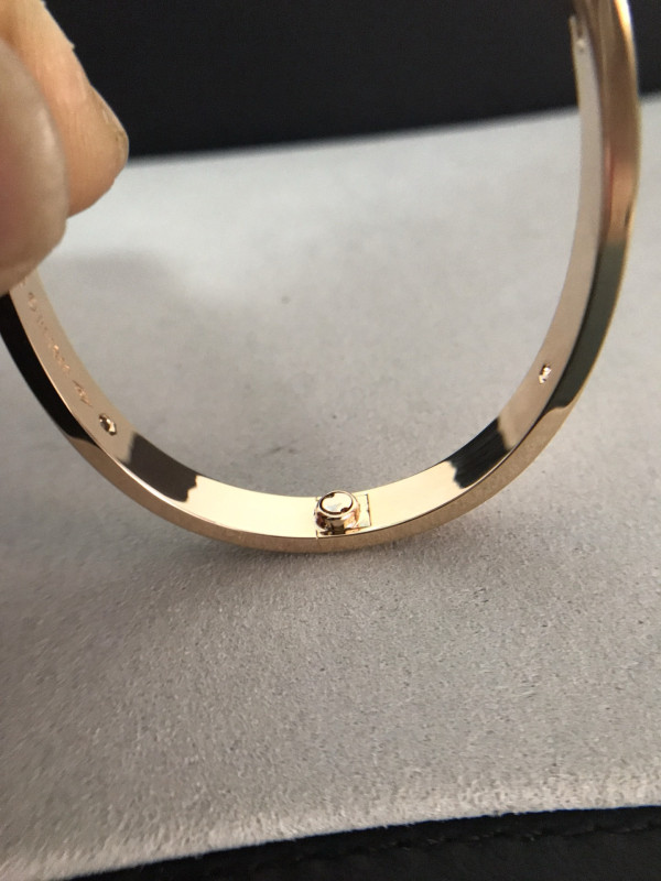 Ca*t*er  bracelet