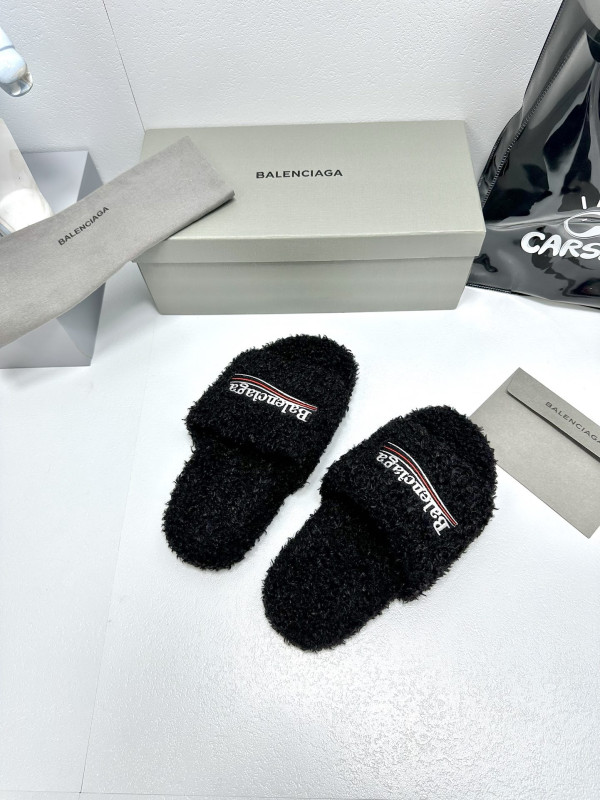 Ba*len*cia*ga sandals