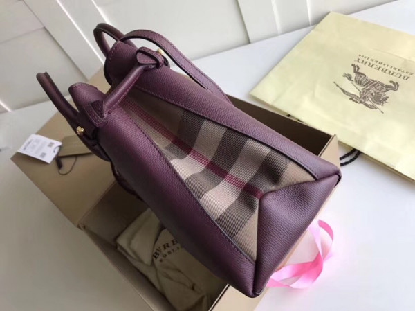 B**rry the medium banner in leather and house check