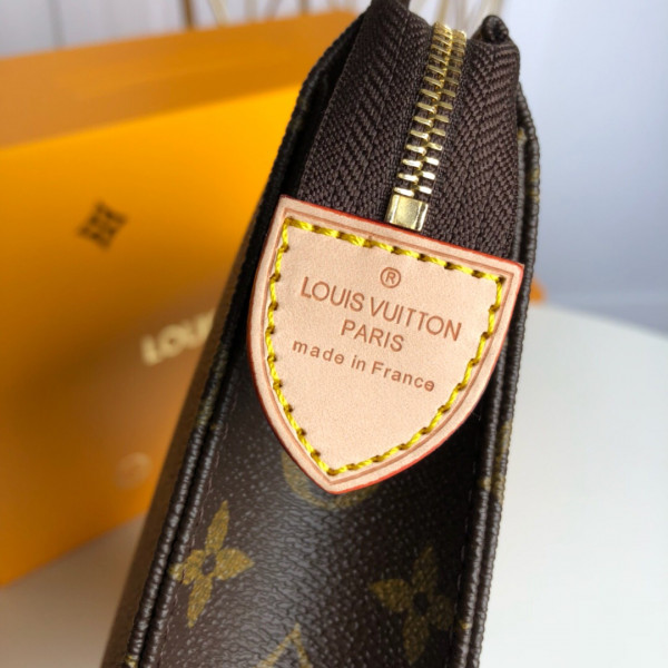 l0*is V*t0n toiletry pouch 26