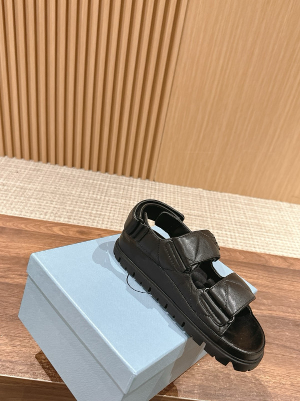 Pra*a sandals