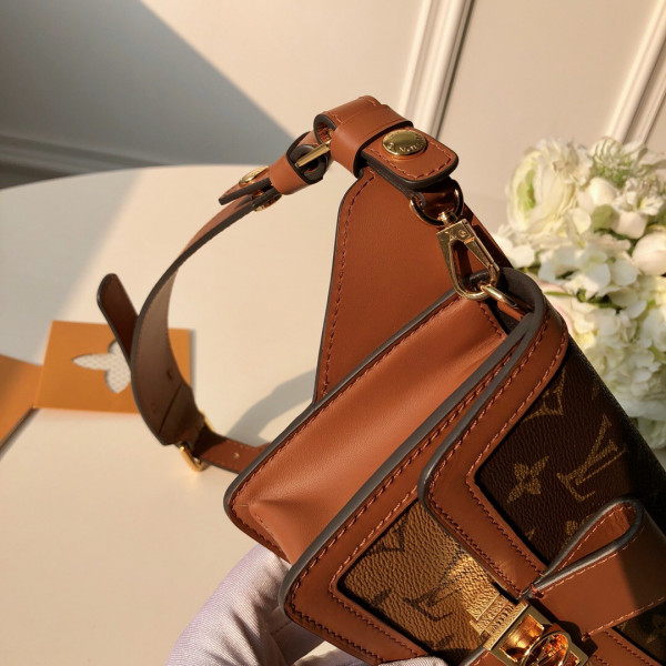 l0*is V*t0n belt bag（2019 spring show）