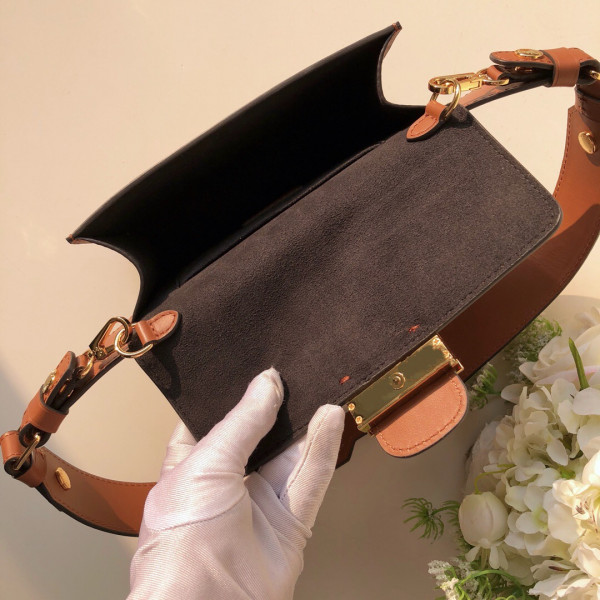 l0*is V*t0n belt bag（2019 spring show）