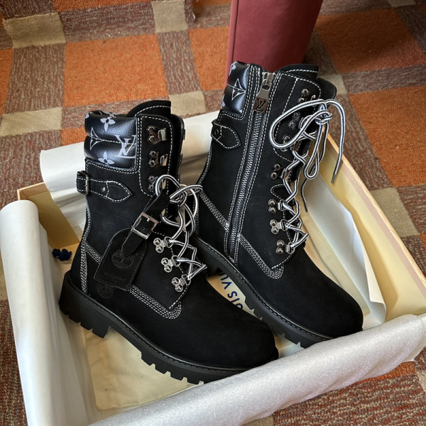 l0*is V*t0n boots