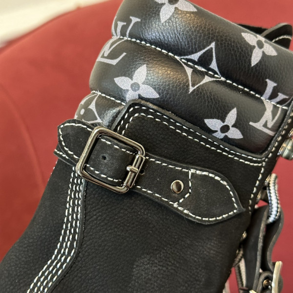l0*is V*t0n boots