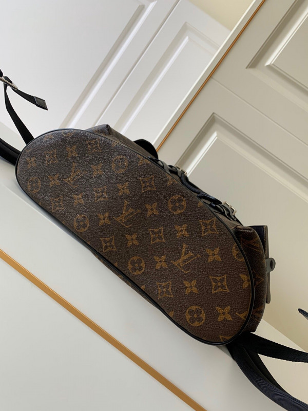 l0*is V*t0n christopher backpack