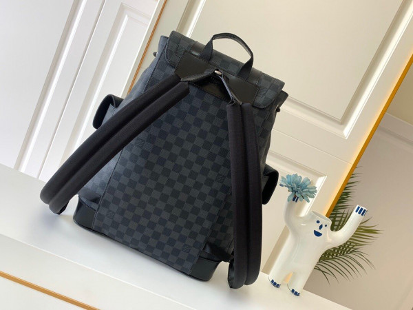 l0*is V*t0n christopher backpack