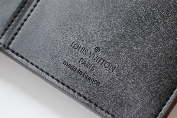 l0*is V*t0n brazza wallet