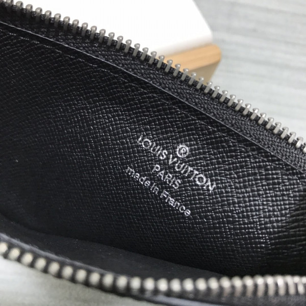 l0*is V*t0n coin card holder