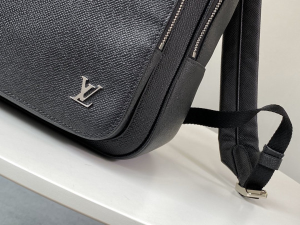 l0*is V*t0n alex backpack