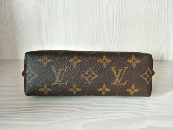 l0*is V*t0n cosmetic pouch pm-19*12*6cm