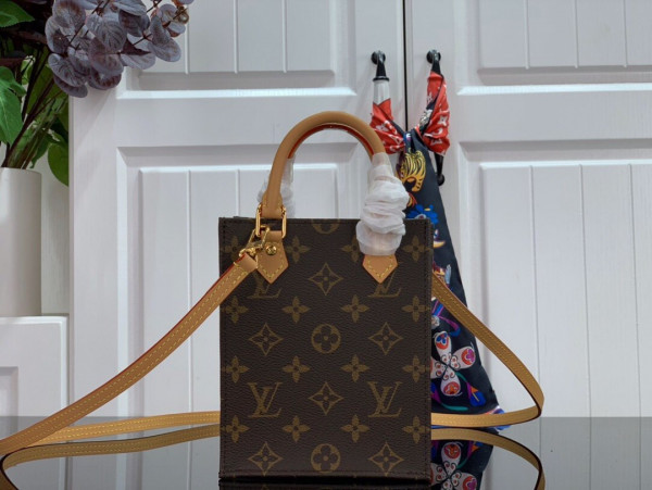 l0*is V*t0n petit sac plat