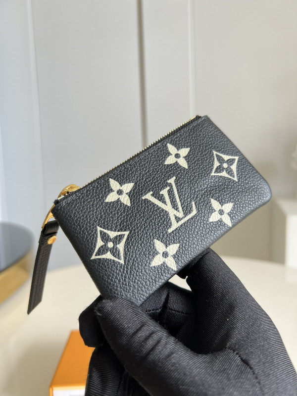l0*is V*t0n key pouch