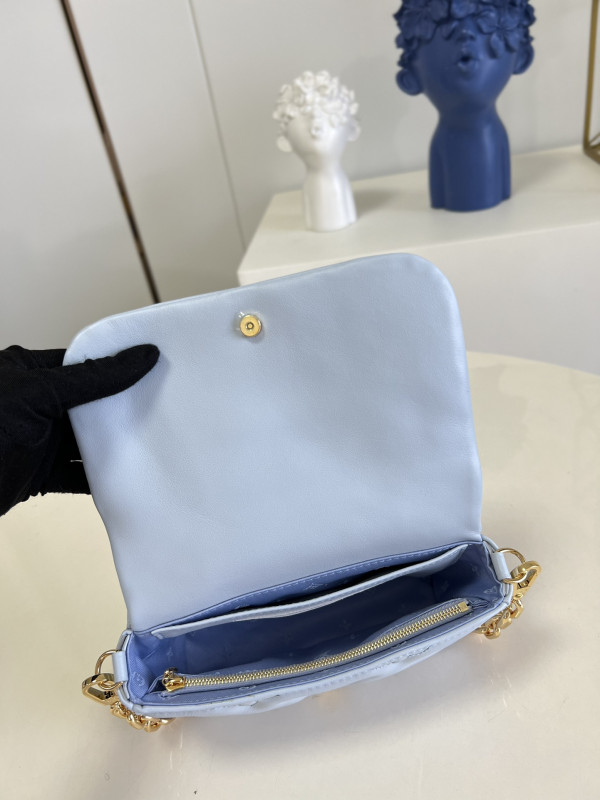l0*is V*t0n wallet on strap bubblegram