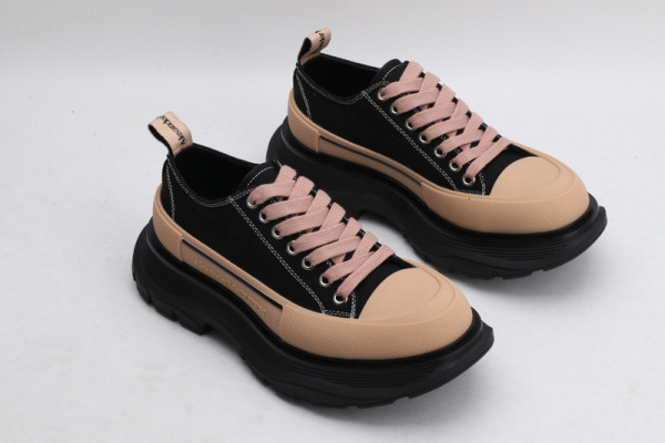 ale*d*r M*Q*en tread slick lace up